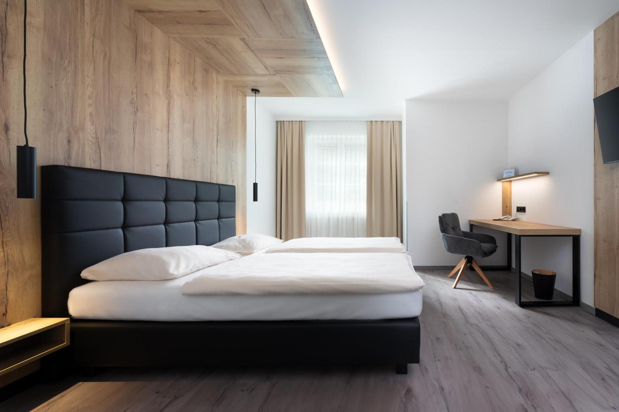 City Hotel Штоккерау Экстерьер фото
